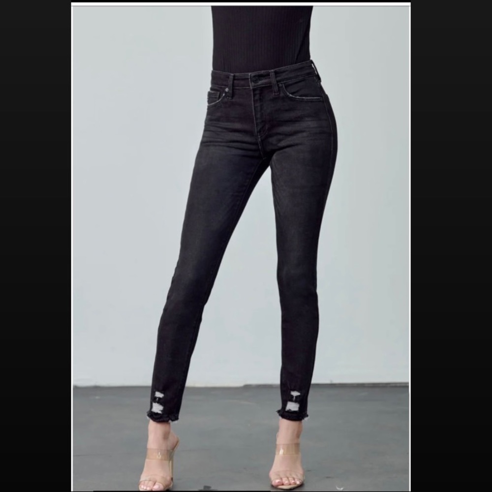 KanCan Women's Black Skinny Jeans